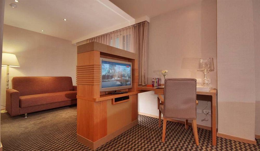 Tokyo International Hotel Тайбэй Экстерьер фото